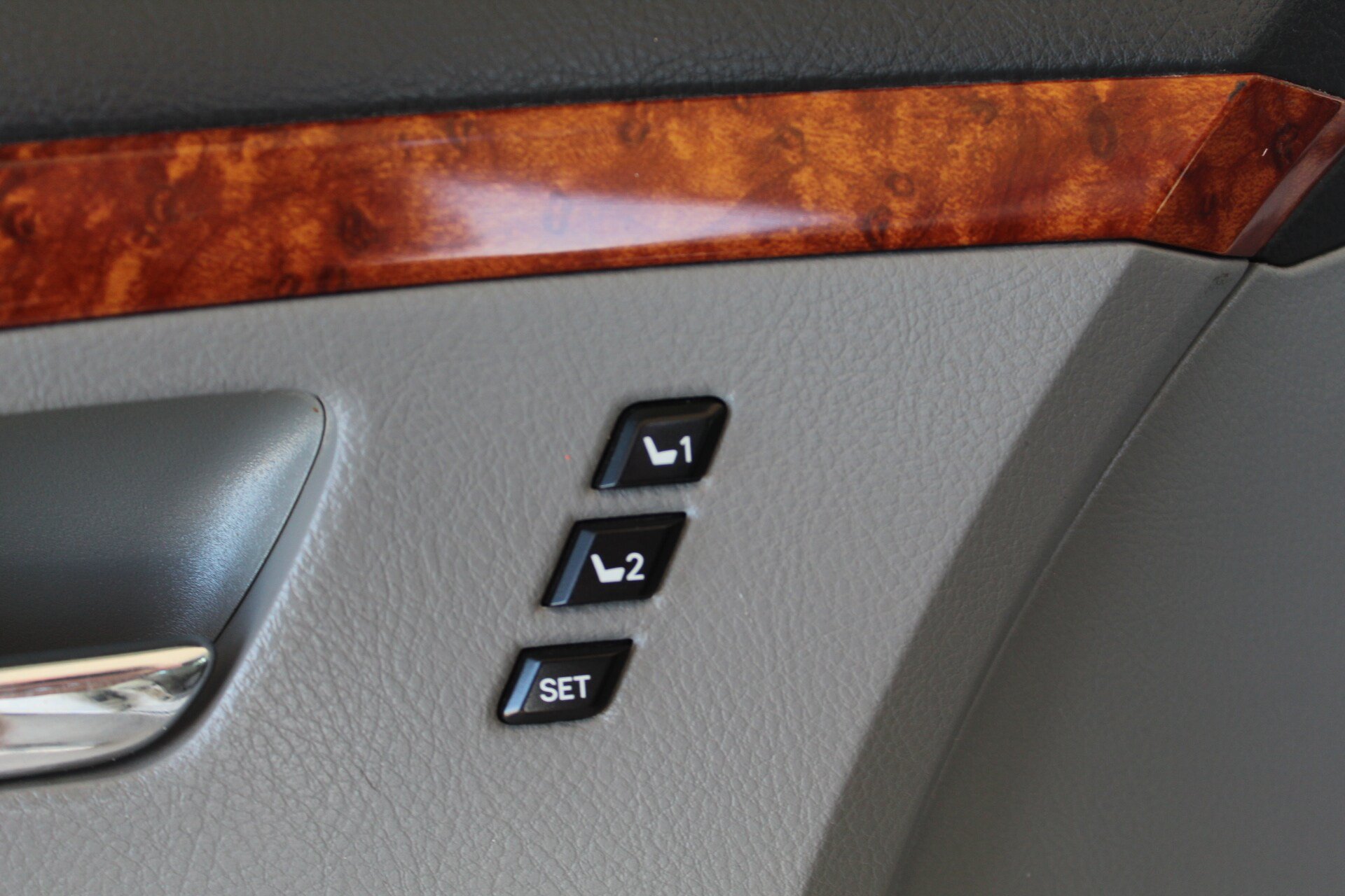 Used 2007 Toyota Avalon Limited FWD image 26