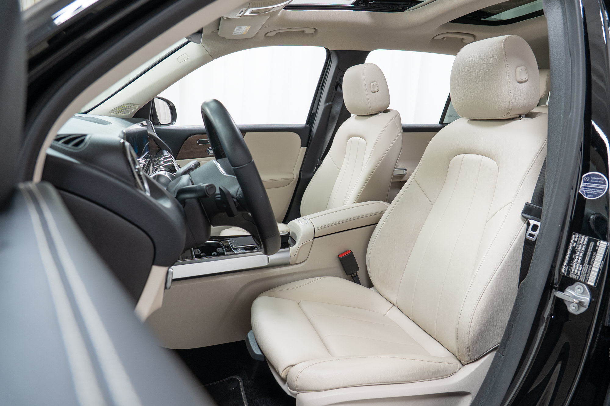 Certified 2020 Mercedes-Benz GLB 250 4MATIC image 13