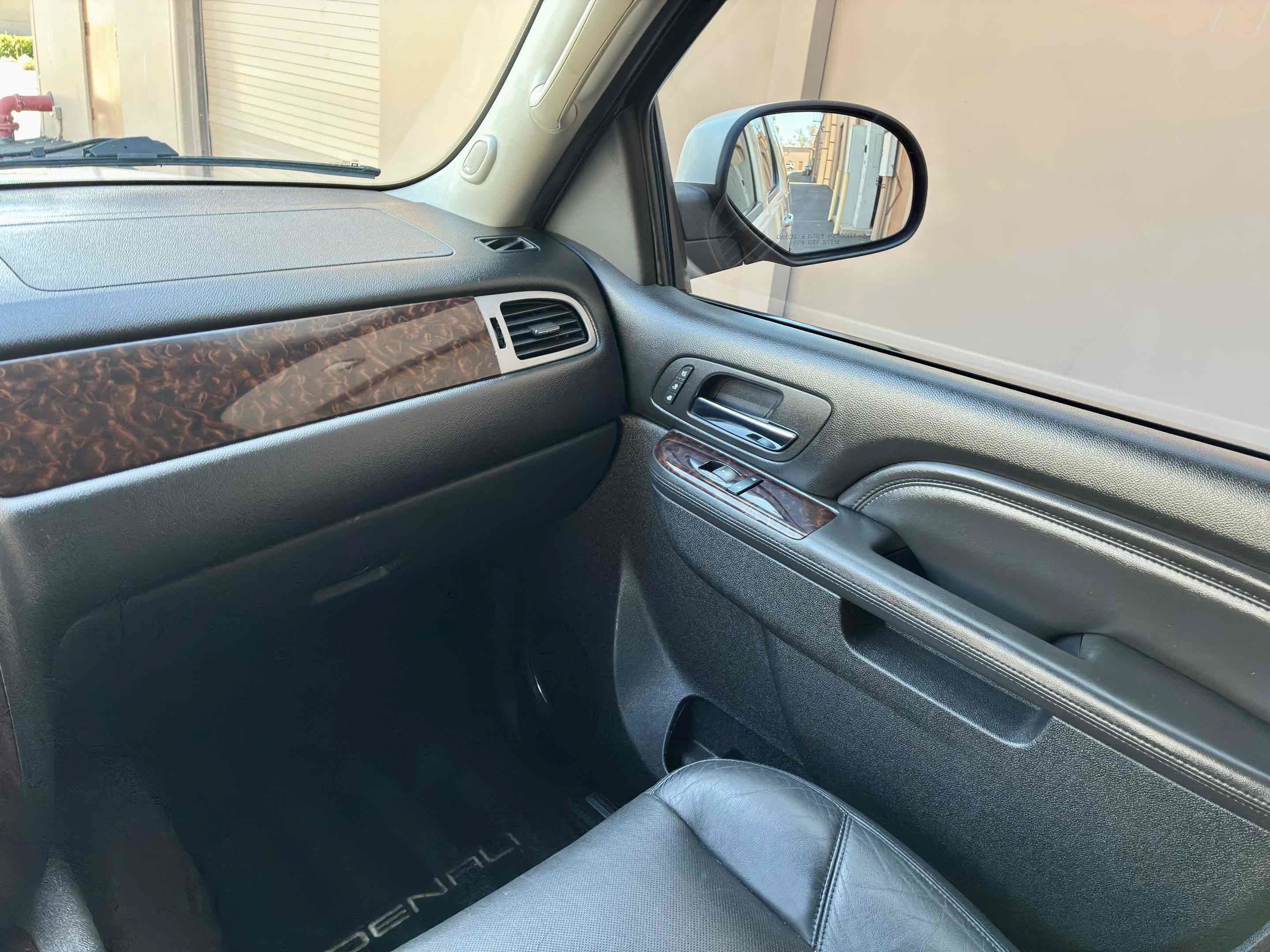 Used 2012 GMC Yukon Denali AWD/4WD image 18