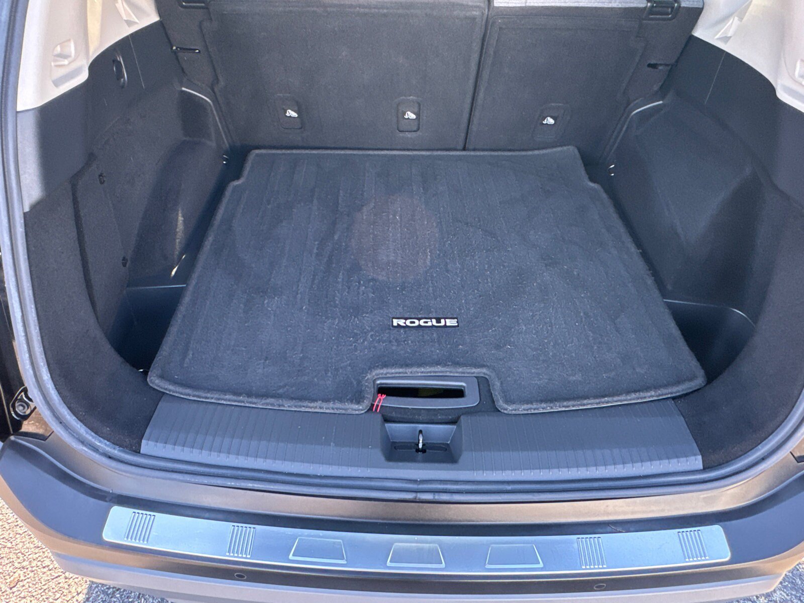 Used 2022 Nissan Rogue SV FWD image 20
