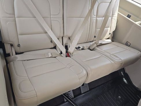 Used 2019 Lincoln Navigator L Reserve AWD/4WD image 8
