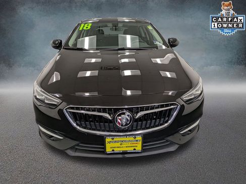 Used 2018 Buick Regal Essence w/ Driver Confidence Package #1 image 2