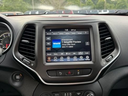 Used 2022 Jeep Cherokee Trailhawk w/ Premium Leather Package AWD/4WD image 19