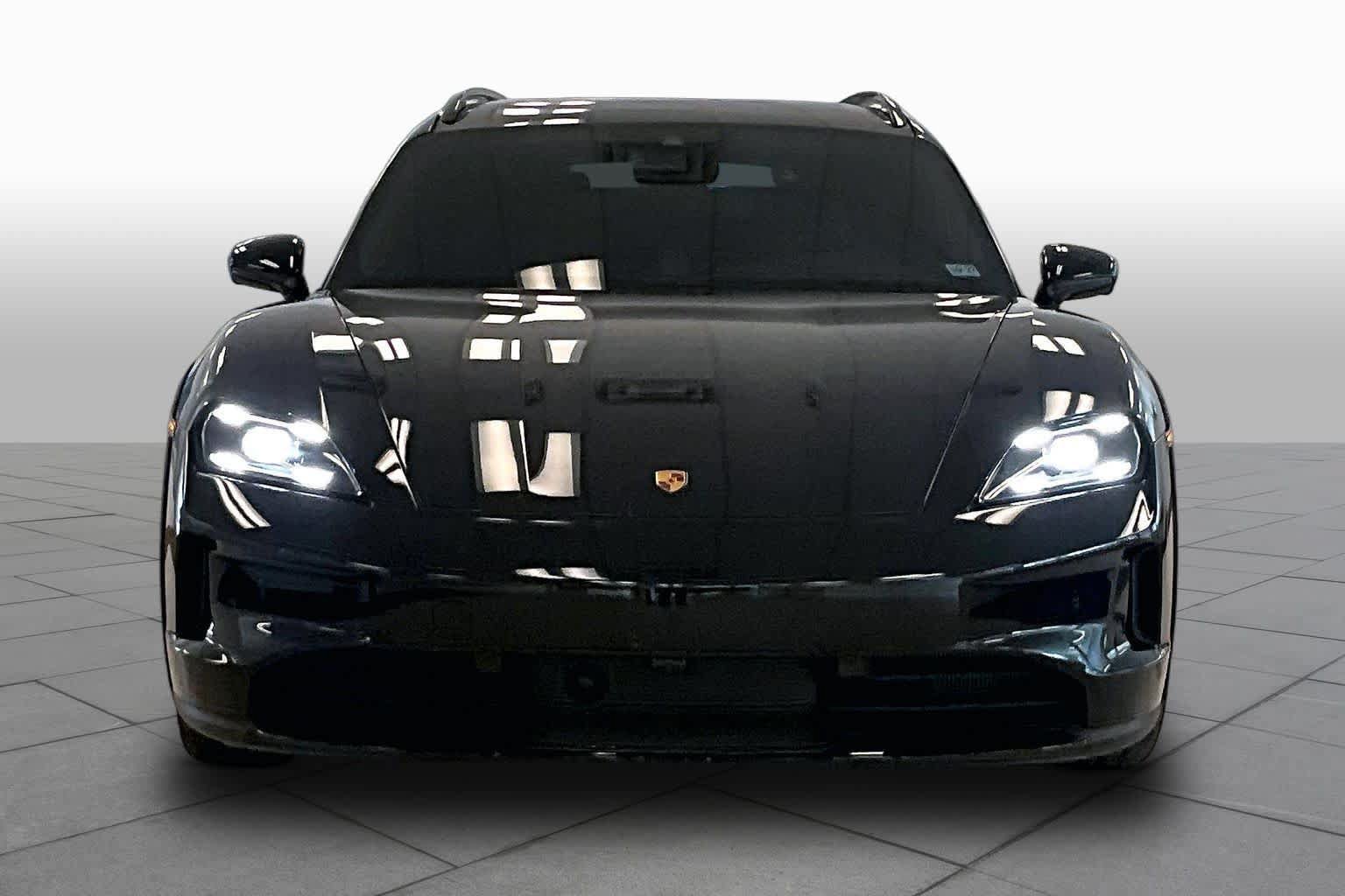 Used 2025 Porsche Taycan 4S AWD/4WD image 3
