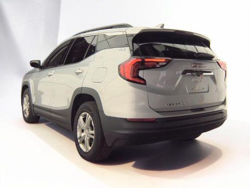 Used 2020 GMC Terrain SLE w/ Driver Convenience Package FWD image 5
