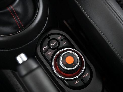 Used 2021 MINI Cooper S w/ 6.5" Touchscreen Package image 23