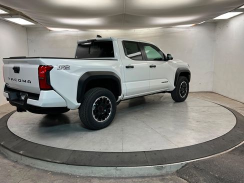 New 2026 Toyota Tacoma TRD Off-Road AWD/4WD image 5