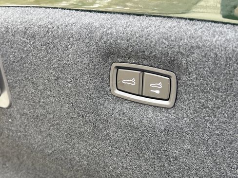 Certified 2025 Porsche Taycan image 18