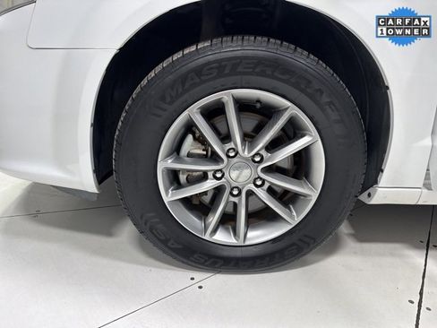 Used 2016 Dodge Grand Caravan SE image 4