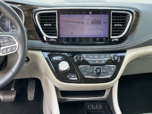 Used 2022 Chrysler Pacifica Limited FWD image 16