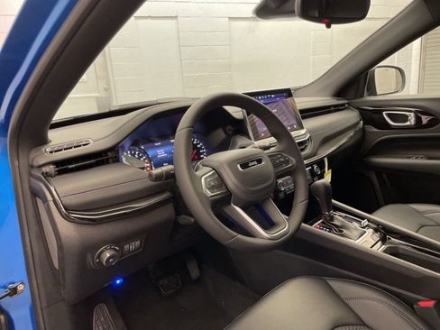 New 2025 Jeep Compass Latitude w/ Altitude Special Edition image 13