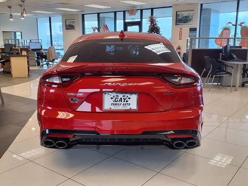 Used 2018 Kia Stinger GT2 image 19