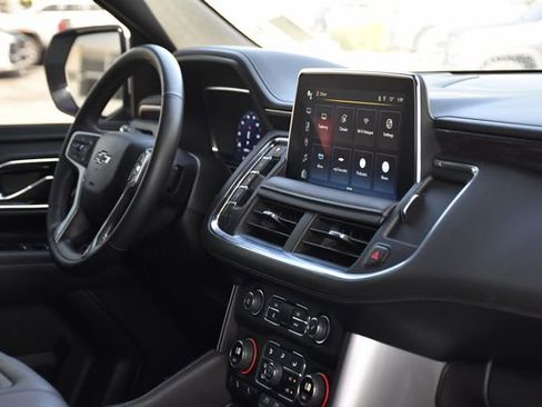 Used 2024 Chevrolet Suburban Z71 w/ Luxury Package image 31