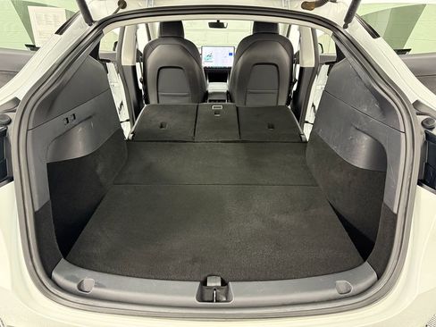 Used 2020 Tesla Model Y Long Range image 28