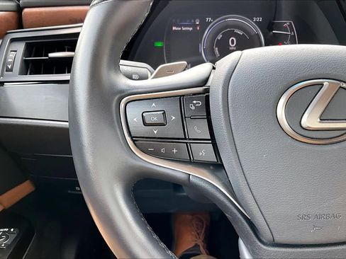 Certified 2025 Lexus ES 300h w/ Premium Package image 24