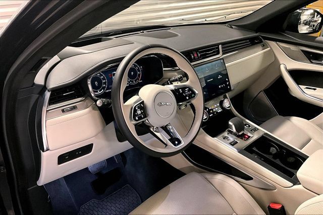 Certified 2026 Jaguar F-PACE R-Dynamic S AWD/4WD image 24