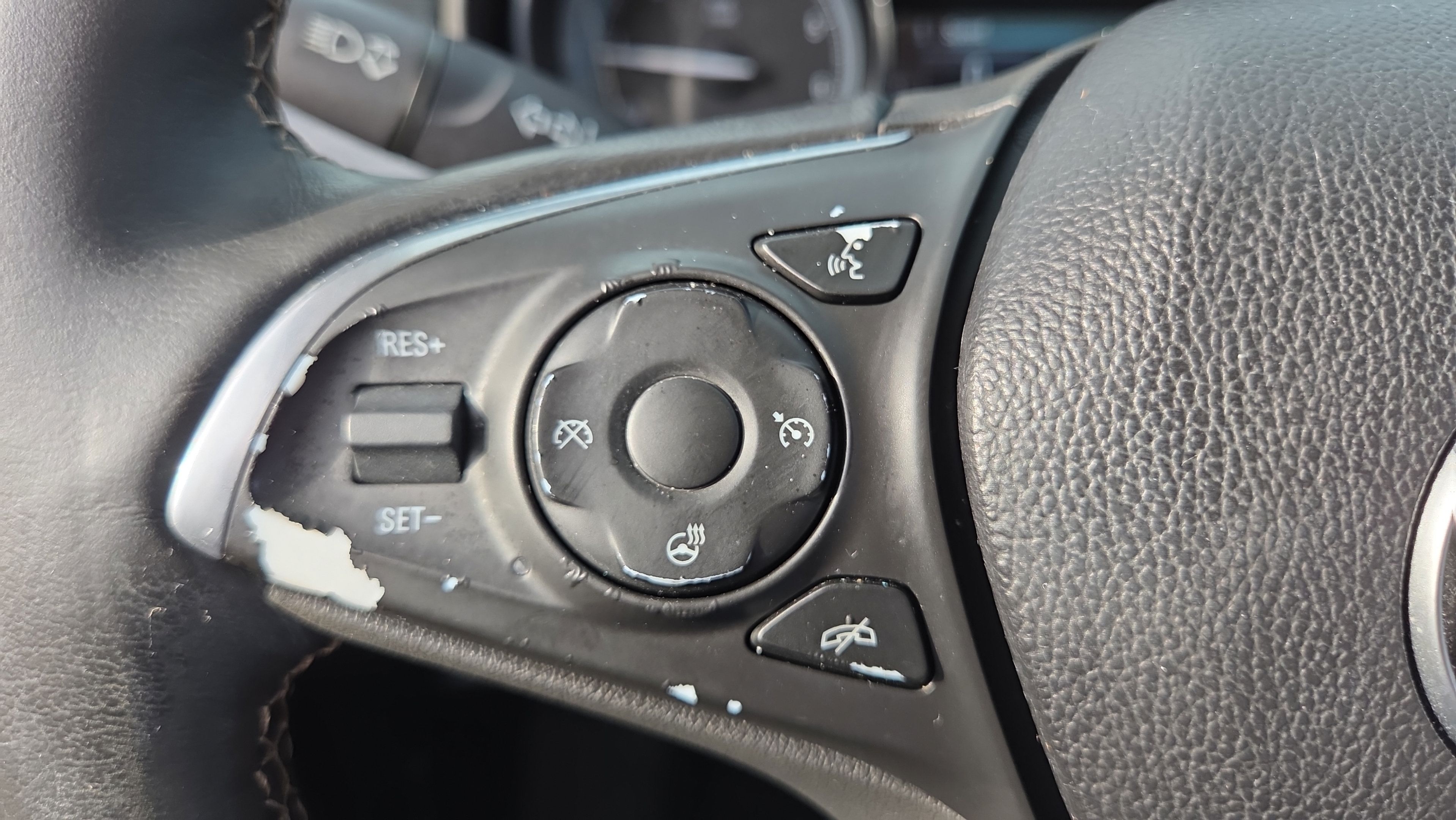Used 2017 Buick Envision Essence FWD image 22