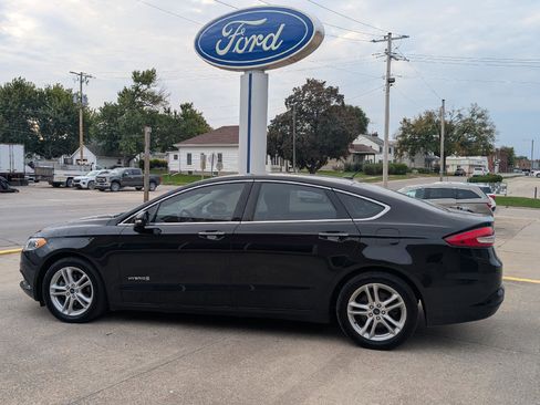 Used 2018 Ford Fusion SE w/ Equipment Group 602A image 1