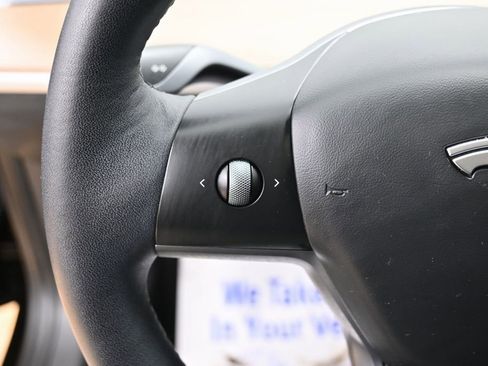 Used 2023 Tesla Model 3 Standard Range image 19