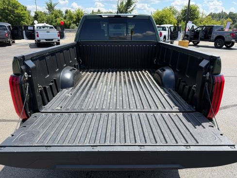 Used 2022 Toyota Tundra SR AWD/4WD image 37