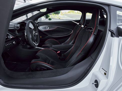 Used 2023 McLaren Artura RWD image 37
