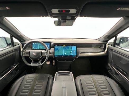 Used 2024 Rivian R1S Adventure AWD/4WD image 10