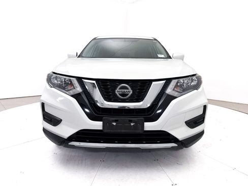Used 2018 Nissan Rogue S AWD/4WD image 2