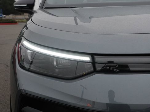New 2026 Volkswagen Tiguan SE R-Line AWD/4WD image 5