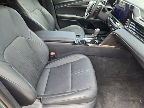 Used 2025 Toyota Camry XSE FWD image 13