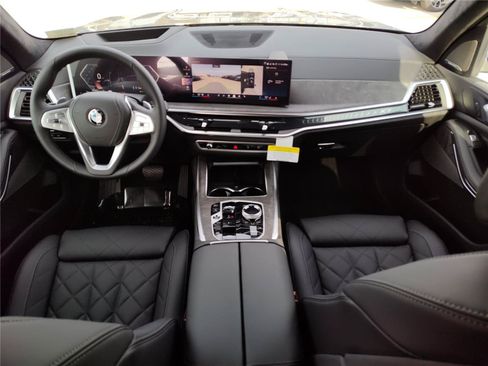 Used 2026 BMW X7 xDrive40i AWD/4WD image 11