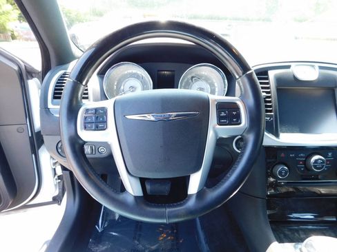 Used 2013 Chrysler 300 C RWD image 8