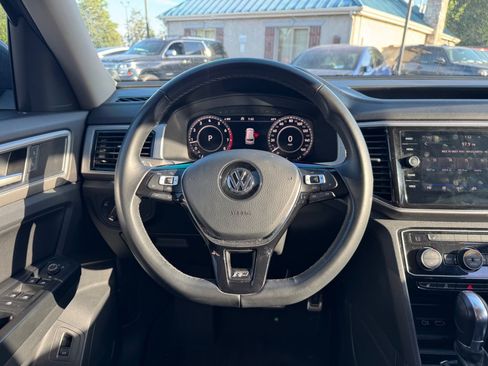 Used 2019 Volkswagen Atlas SEL R-Line AWD/4WD image 13