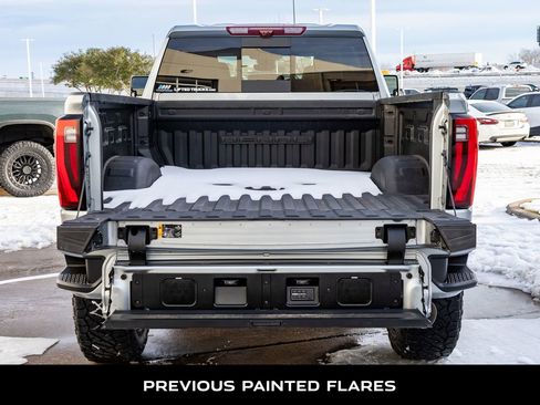 Used 2024 GMC Sierra 2500 Denali Ultimate image 9