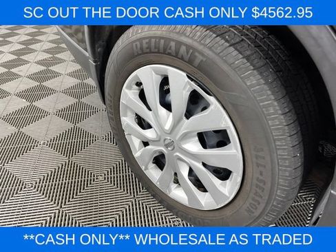 Used 2015 Nissan Rogue S FWD image 13