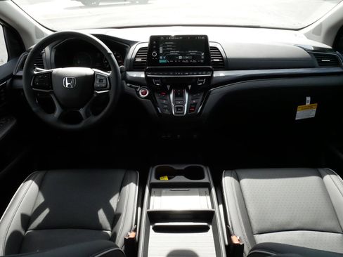 Certified 2026 Honda Odyssey Elite image 10