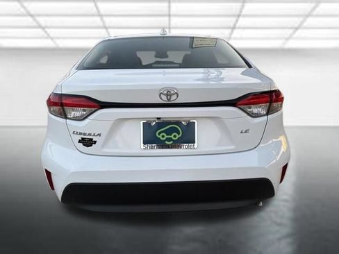 Used 2024 Toyota Corolla LE FWD image 2