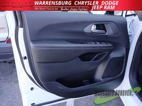 New 2026 Chrysler Voyager LX FWD image 12