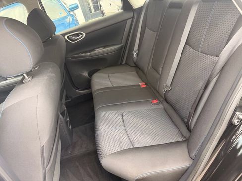 Used 2018 Nissan Sentra SR w/ Technology Package FWD image 7