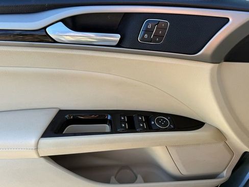 Used 2015 Ford Fusion SE w/ Equipment Group 202A image 32