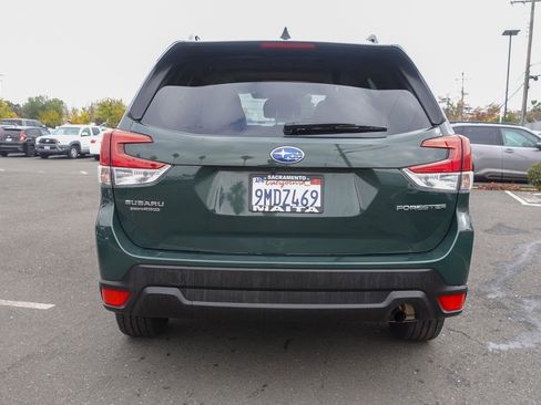 Used 2024 Subaru Forester Premium image 6