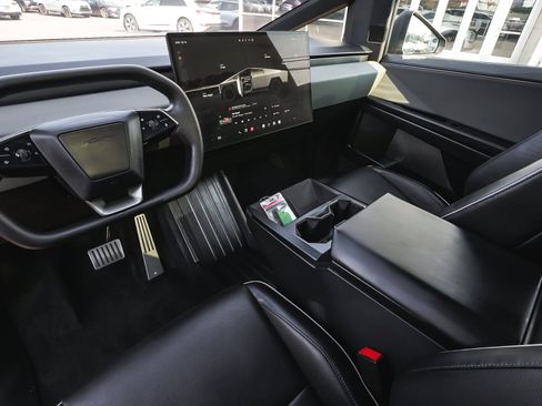 Used 2025 Tesla Cybertruck AWD Crew Cab image 25
