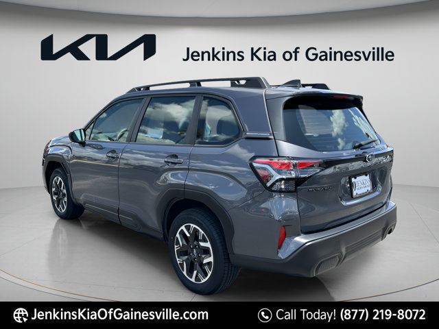 Used 2025 Subaru Forester AWD/4WD image 5