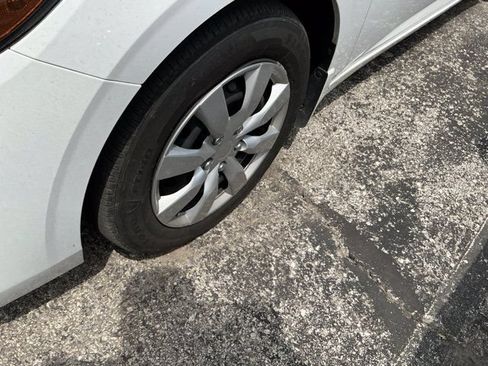 Used 2025 Nissan Sentra S FWD image 13