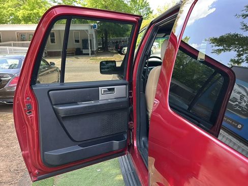 Used 2016 Ford Expedition EL XLT AWD/4WD image 18