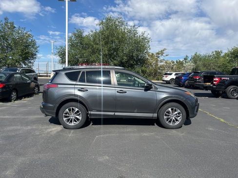 Used 2018 Toyota RAV4 XLE w/ Convenience Package AWD/4WD image 3