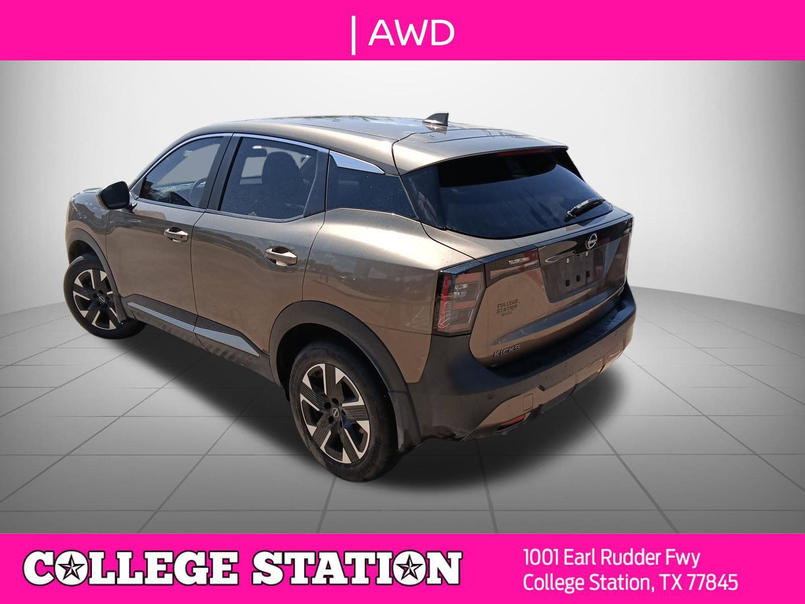 Used 2025 Nissan Kicks SV AWD/4WD image 4