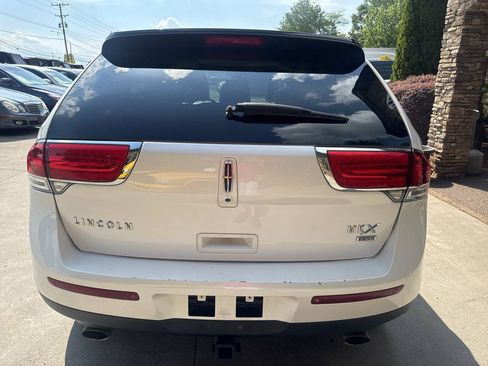 Used 2013 Lincoln MKX AWD image 2