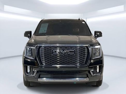 Used 2023 GMC Yukon Denali Ultimate AWD/4WD image 10