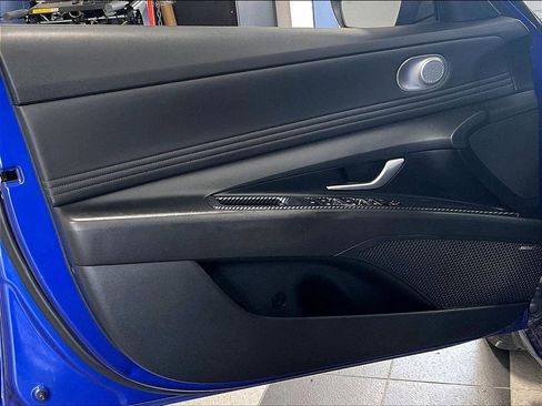 Certified 2023 Hyundai Elantra Limited FWD image 9