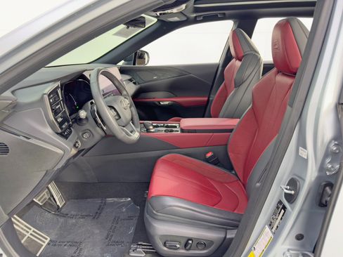 Used 2024 Lexus RX 500h F Sport w/ Convenience Package image 17